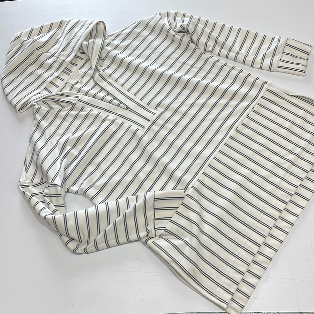 Mello day, size small, women’s pullover hoodie